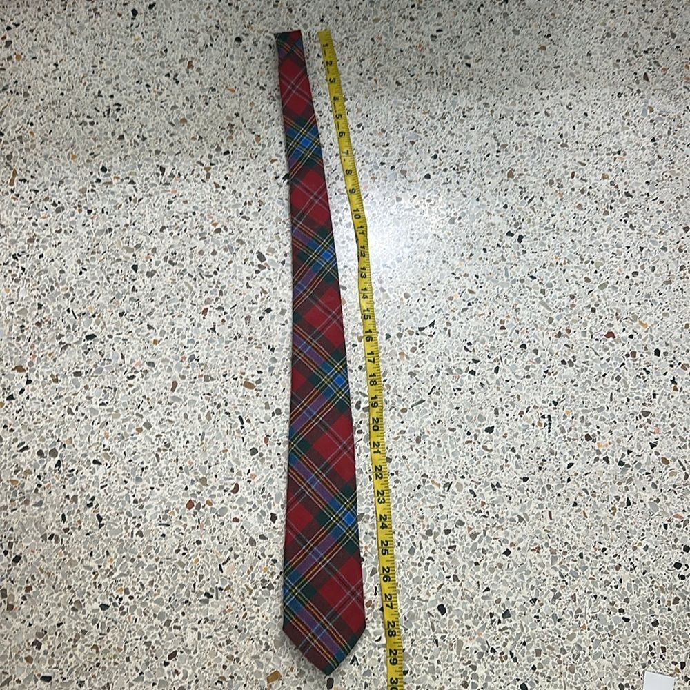 Vintage Scotland Ingles Buchan tartan red plaid holiday 100% new wool neck tie - Picture 2 of 5